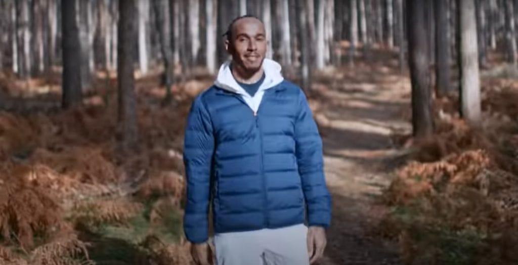 Lewis Hamilton protagoniza nova campanha do Itaú Personnalité