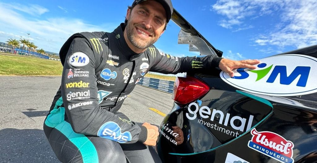 Genial Investimentos fecha patrocínio ao piloto Átila Abreu, da Stock Car