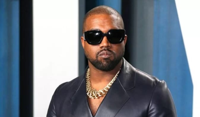 Kanye West “ajuda”, e Adidas espera queda de faturamento de € 700 milhões em 2023