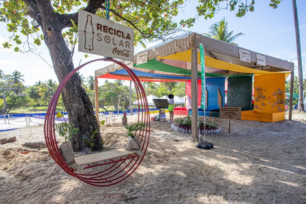 Pure Beach aposta em sustentabilidade e adere a projeto Recicla Solar, da Coca-Cola