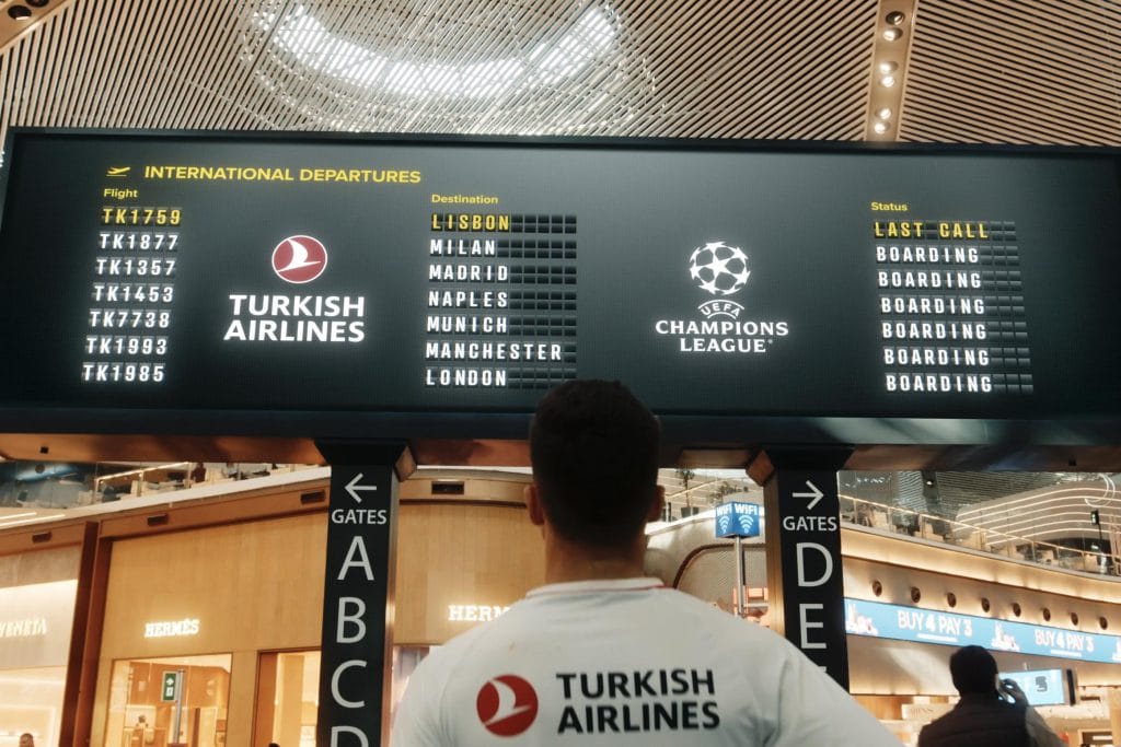 Turkish escala Cafu e Ronaldinho Gaúcho em nova publicidade sobre Champions