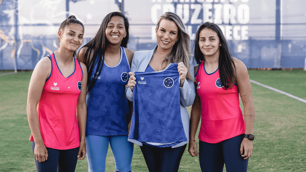 Deixa Ela Treinar firma parceria com o Cruzeiro e amplia presença no futebol feminino