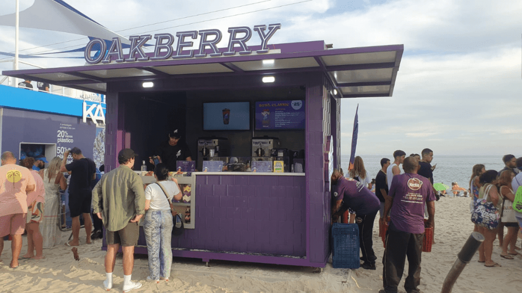 Oakberry foca sustentabilidade em loja montada no Vivo Rio Pro, da WSL