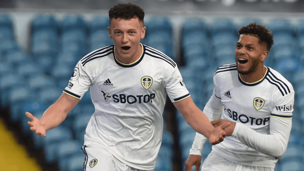 Mesmo rebaixado, Leeds vê patrocinadora aumentar investimentos no clube