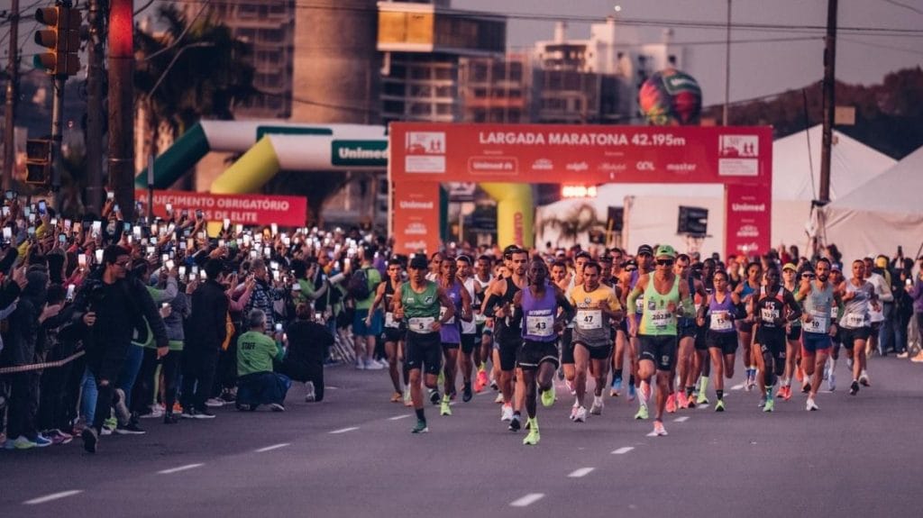 Inspirada na Disney e no RJ, Maratona de Porto Alegre cresce, lota hotéis e agita economia