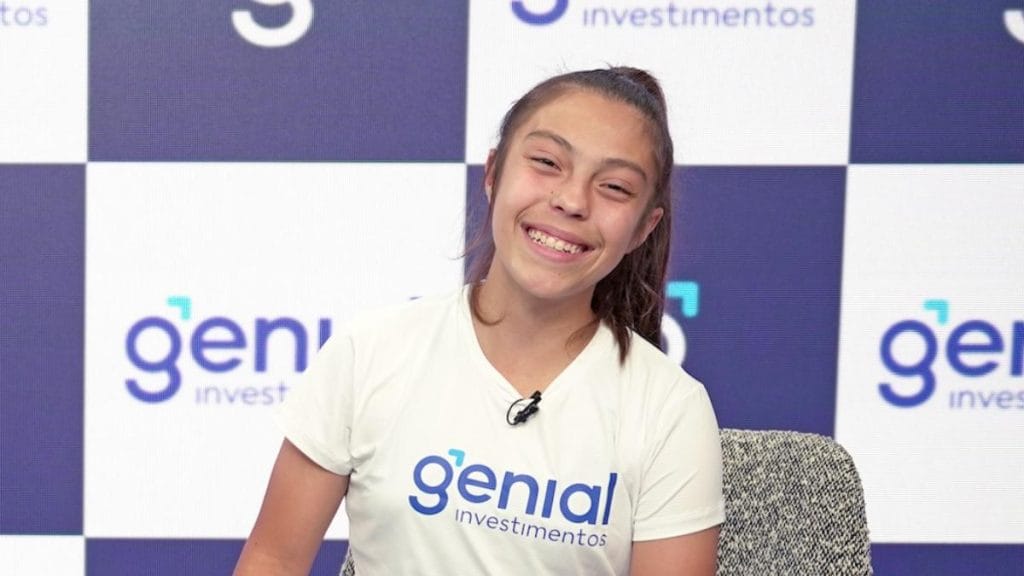 Genial Investimentos fecha patrocínio a Natália Pereira, fenômeno do futebol feminino