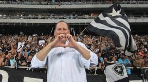 John Textor repete Abílio Diniz e põe em xeque modelo multiclubes