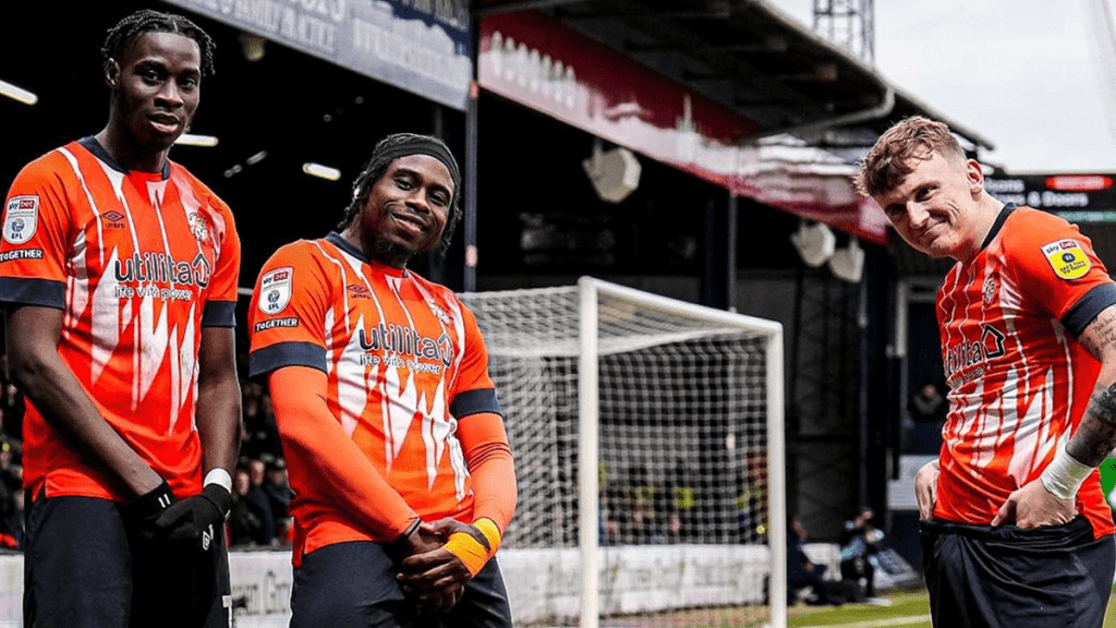 Luton Town rejeita empresas de apostas e estende patrocínio com a Utilita Energy