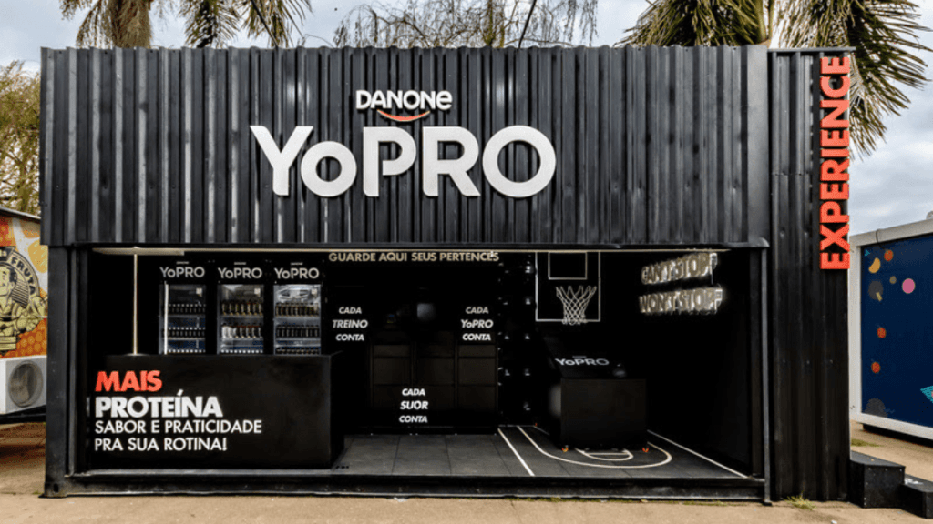 YoPro, da Danone, inaugura primeiro espaço físico no Brasil