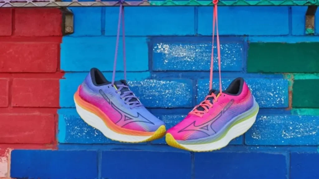 Mizuno “invade” elite da SP City Marathon para promover Wave Rebellion Pro