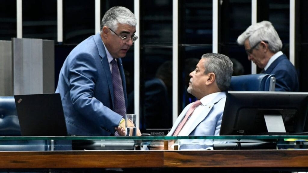 Clubes podem perder até R$ 400 milhões com regra que restringe patrocínios das casas de apostas