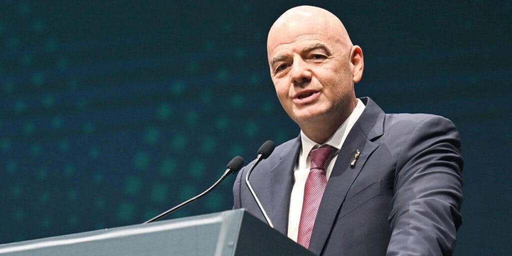 Após perder o monopólio sobre o futebol da Europa, Fifa se esforça para reafirmar relevância no jogo