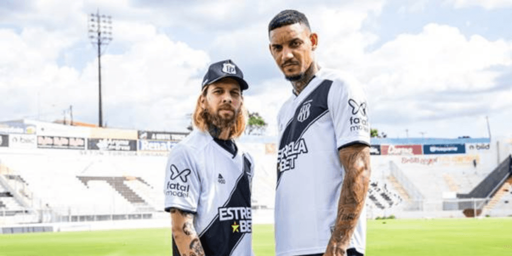 Fatal Model atualiza contrato e passa a estampar as mangas da camisa da Ponte Preta
