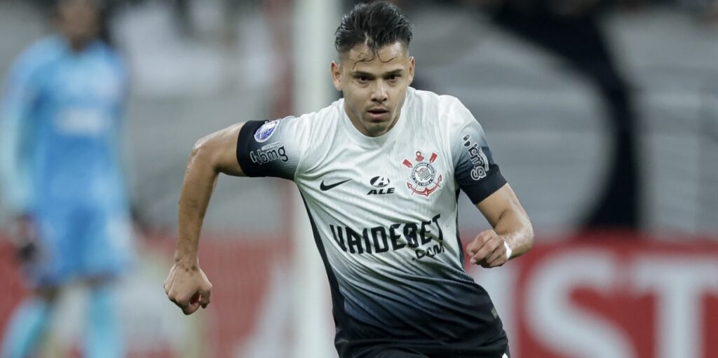 Corinthians fecha patrocínio com Foxlux para barra frontal da camisa até dezembro de 2024