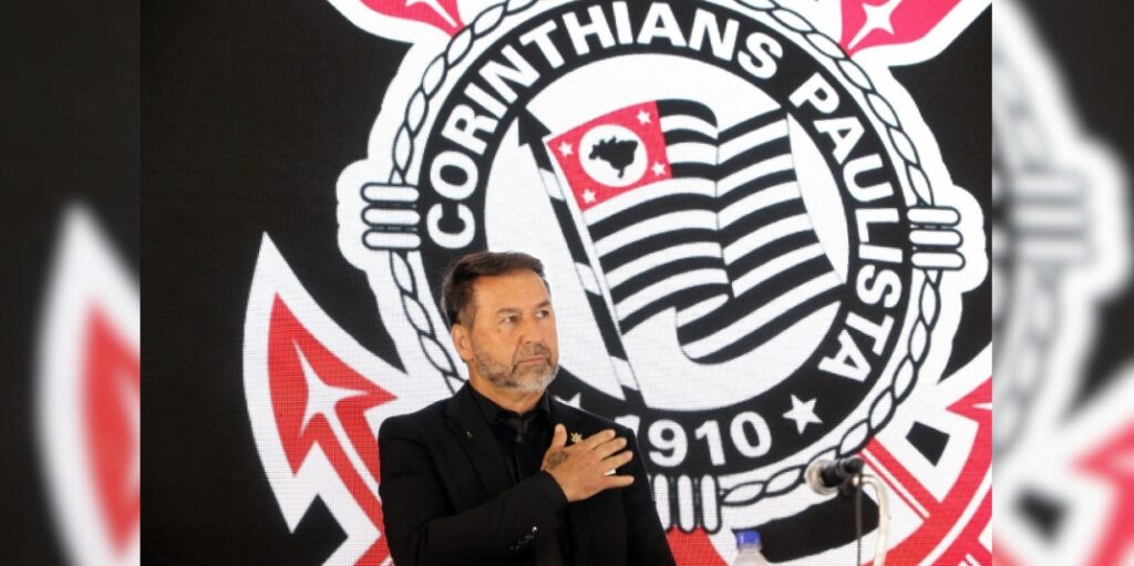 Conselheiros do Corinthians protocolam pedido de impeachment contra o presidente Augusto Melo