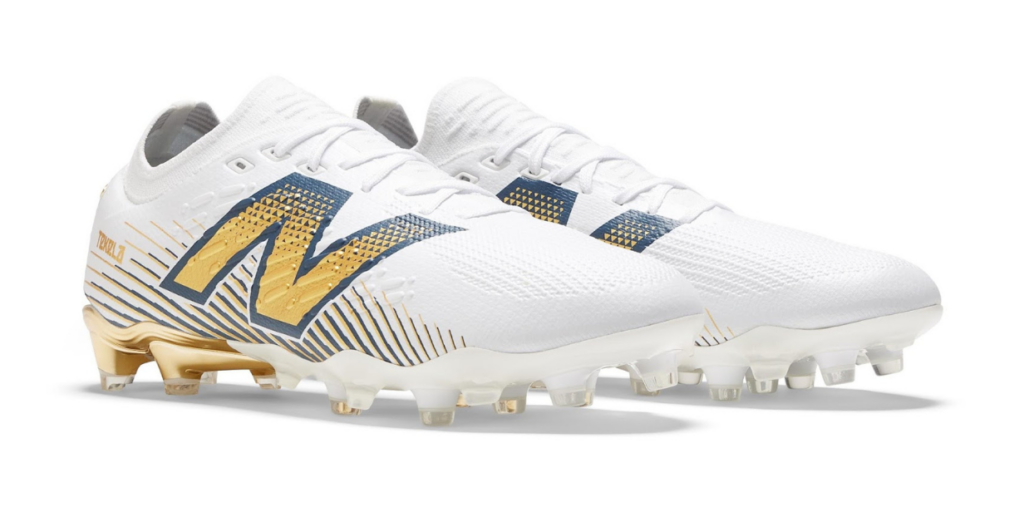 Endrick ganha nova chuteira da New Balance para estreia no Real Madrid