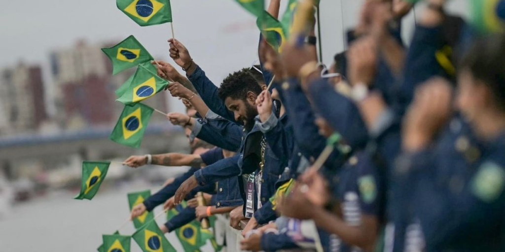 Cerimônia de Abertura de Paris 2024 no Rio Sena é show para TV, mas consegue abraçar cidade
