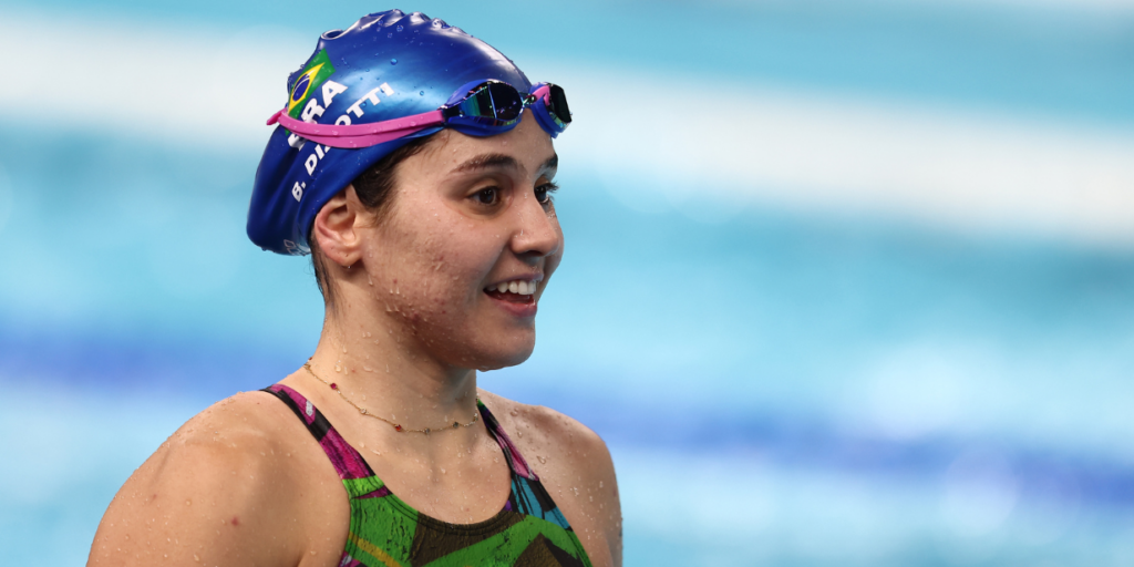 Momento Eficaz: Beatriz Dizotti nada para a história mesmo longe do pódio