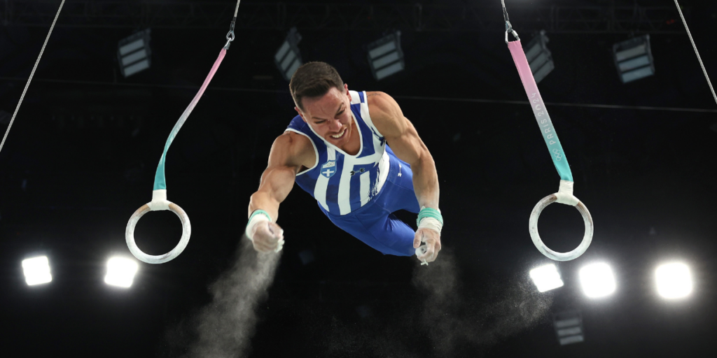 O grego Eleftherios Petrounias erra durante apresentação nas argolas da ginástica artística - Jamie Squire/Getty Images