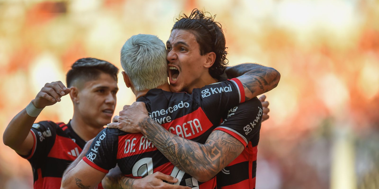 O atacante Pedro comemora gol pelo Flamengo - Marcelo Cortes/Flamengo