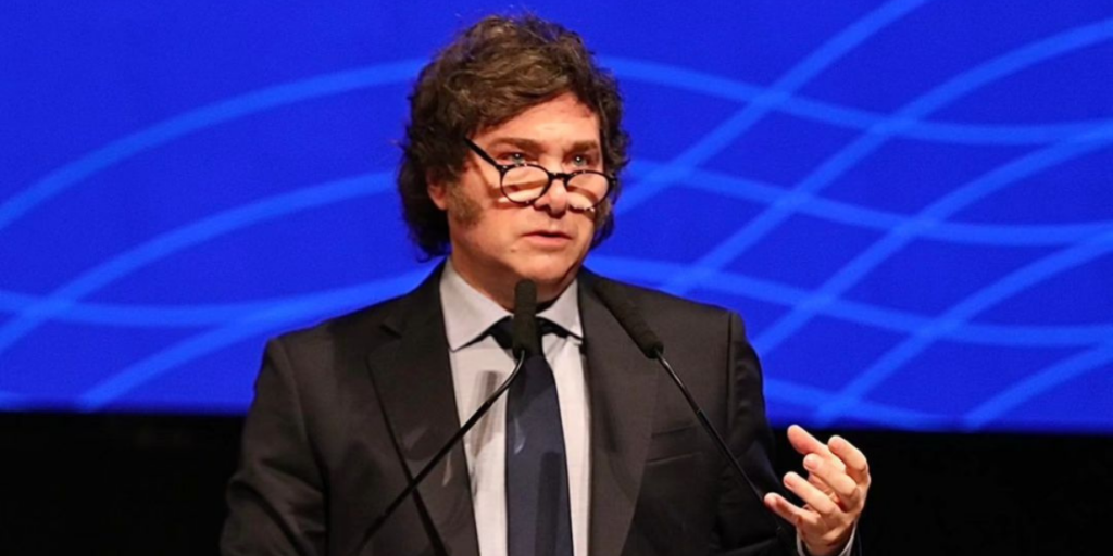 Em guerra para impor SAD/SAF no futebol argentino, Javier Milei ataca benefícios fiscais dos clubes do país