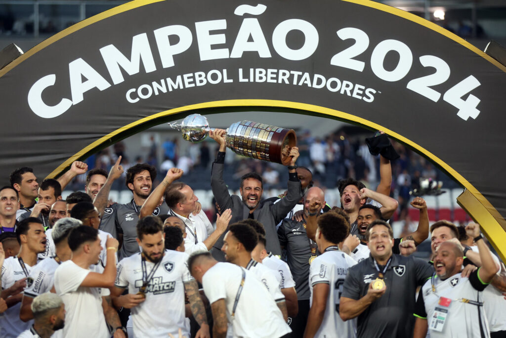 Botafogo é campeão da Libertadores e das finanças no futebol brasileiro em 2024