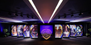 Painel da Warner Bross. Discovery em evento para anunciantes nos EUA - Reprodução/Instagram @wbd