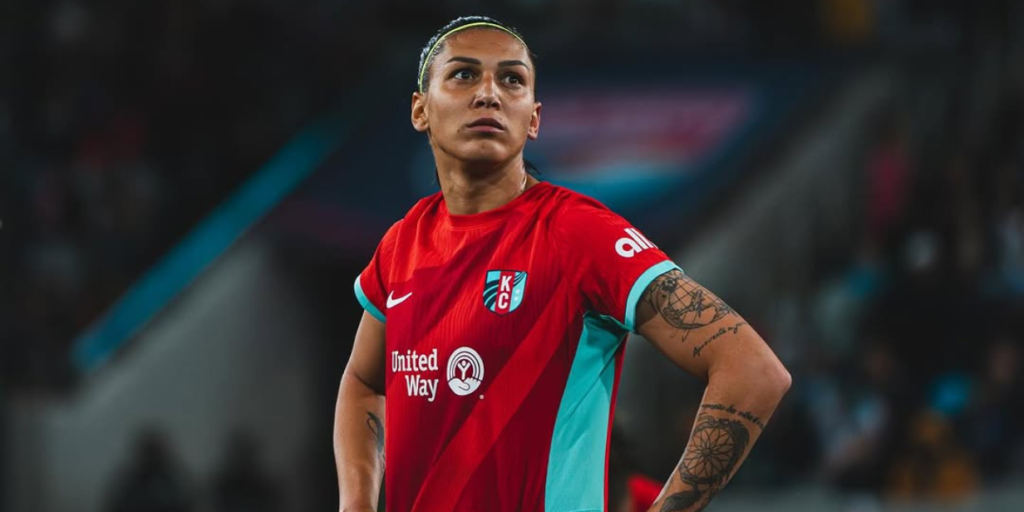 Estádio próprio, CT e loja oficial: Bia Zaneratto destaca estrutura do futebol feminino nos EUA
