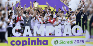São Paulo comemora título da Copinha 2025 após vitória contra o Corinthians - Alexandre Battibugli / Agência Paulistão
