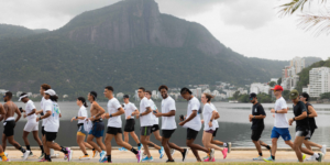 Grupo de corredores treina na orla do Rio de Janeiro - Joana Baumgarten / Divulgação