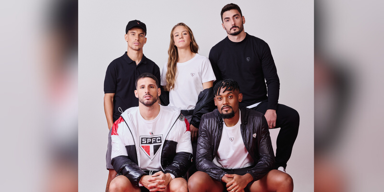 Jogadores do São Paulo posam com a nova coleção da Reserva - Divulgação