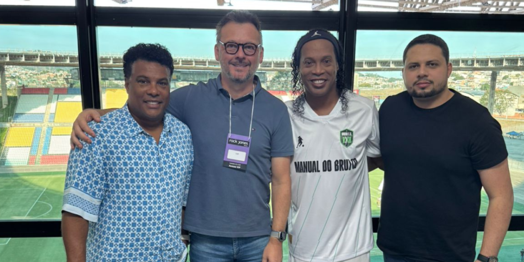 Ronaldinho Gaúcho: As estratégias que movem o Manual do Bruxo, ecossistema digital do ex-jogador