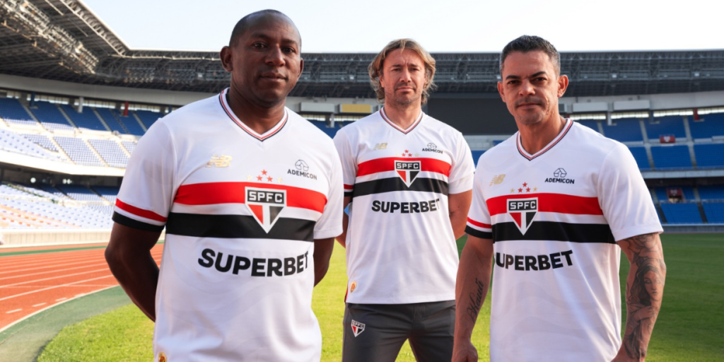 São Paulo e New Balance lançam camisa titular para 2025 com referências ao tricampeonato mundial