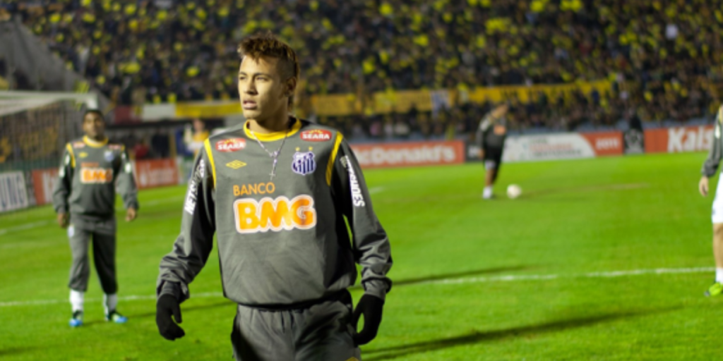 Santos reforça elenco para 2025 com novos nomes e busca mais contratações