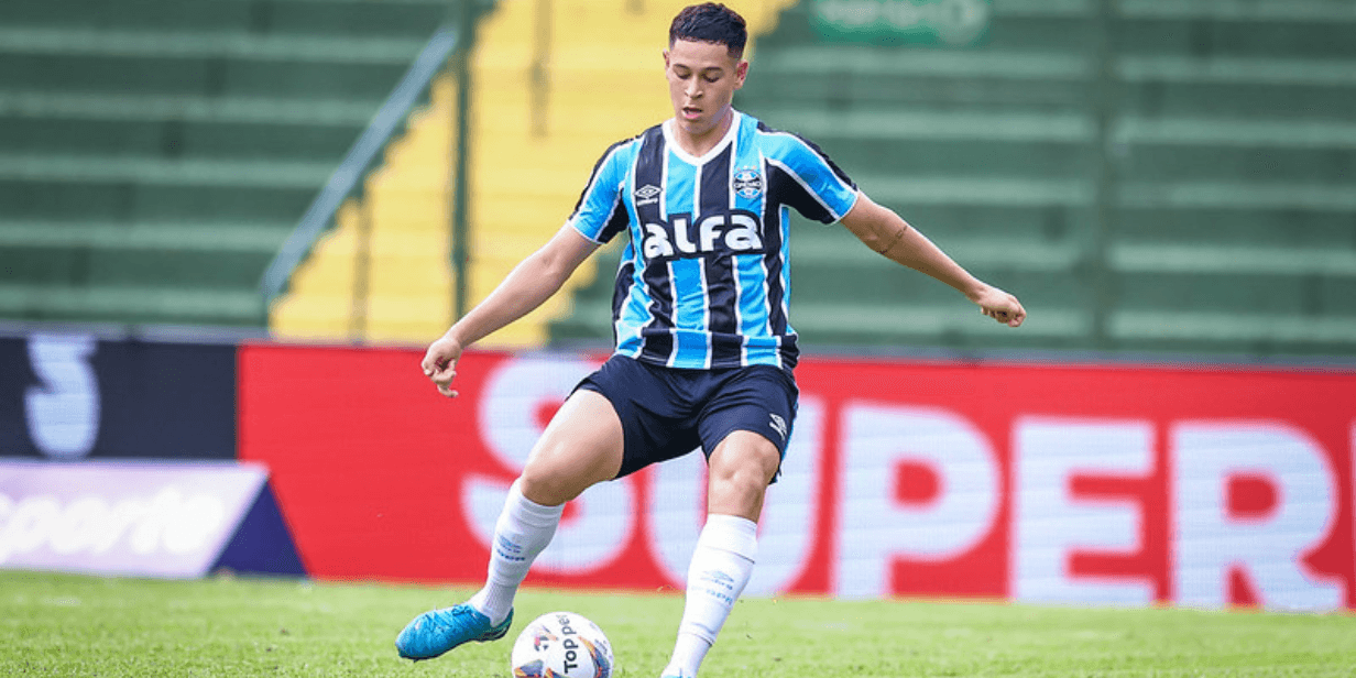 Alfa entrou no patrocínio máster de Grêmio e Inter e encerrou 24 anos de Banrisul na propriedade - Lucas Uebel / Grêmio