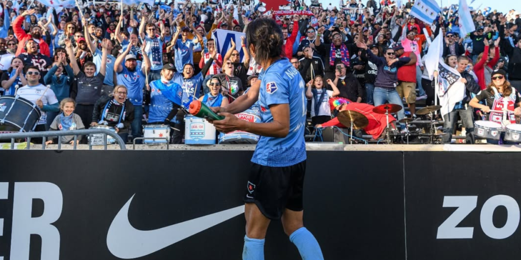 Patrocínios aos esportes femininos nos EUA crescem 50% mais rápido do que nas grandes ligas masculinas