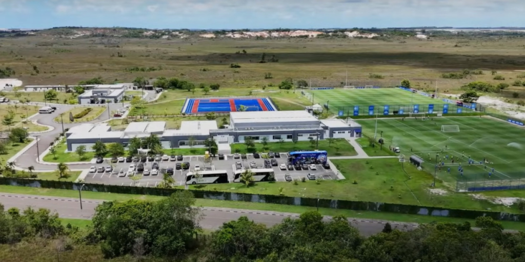 Bahia firma parceria com Neoenergia para fornecimento de energia limpa