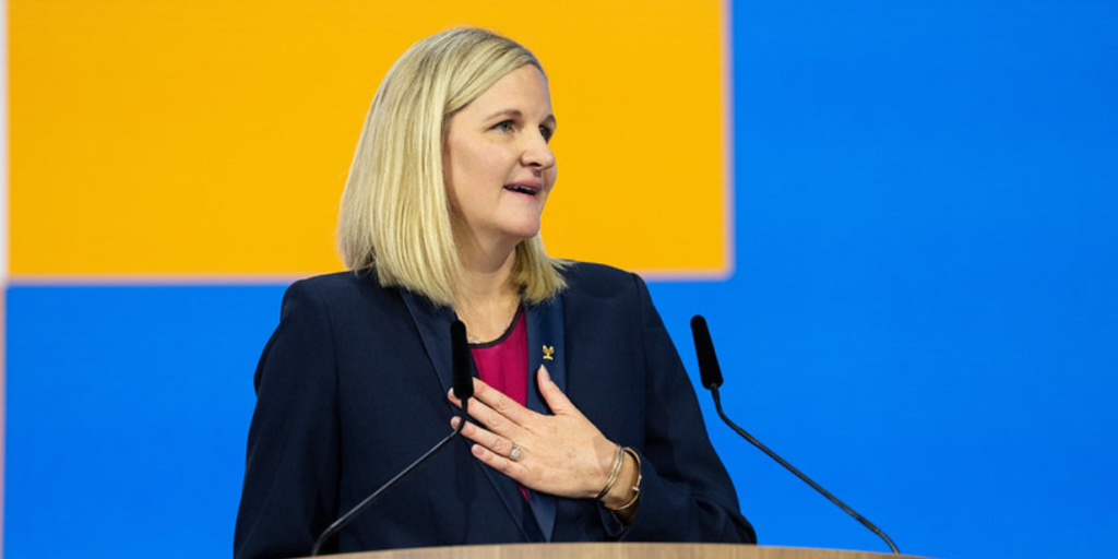 Kirsty Coventry, eleita 1ª mulher e 1ª africana presidente do COI, prega união