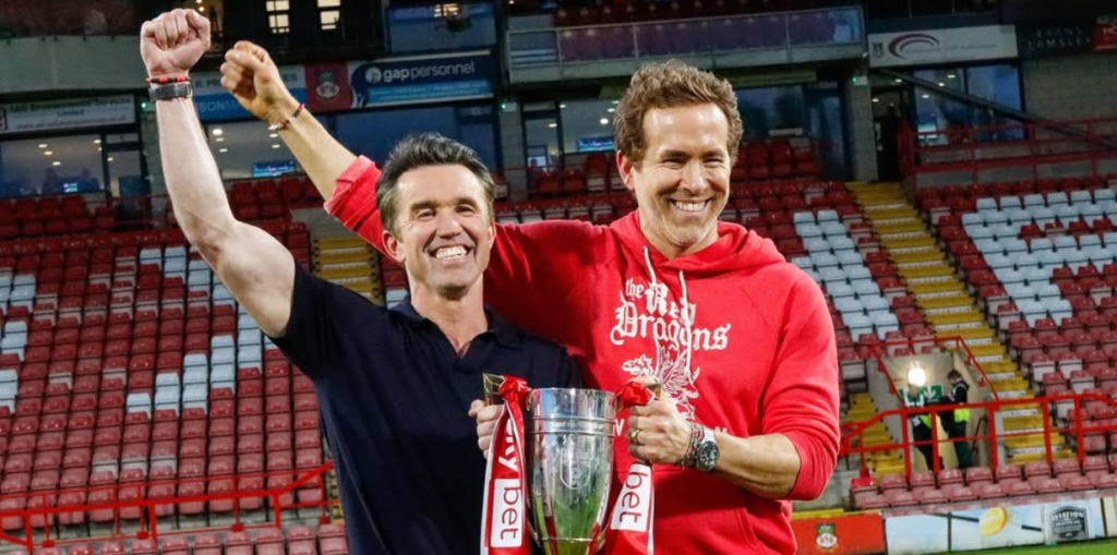 Wrexham, clube de Ryan Reynolds e Rob McElhenney, vive ascensão dentro e fora de campo