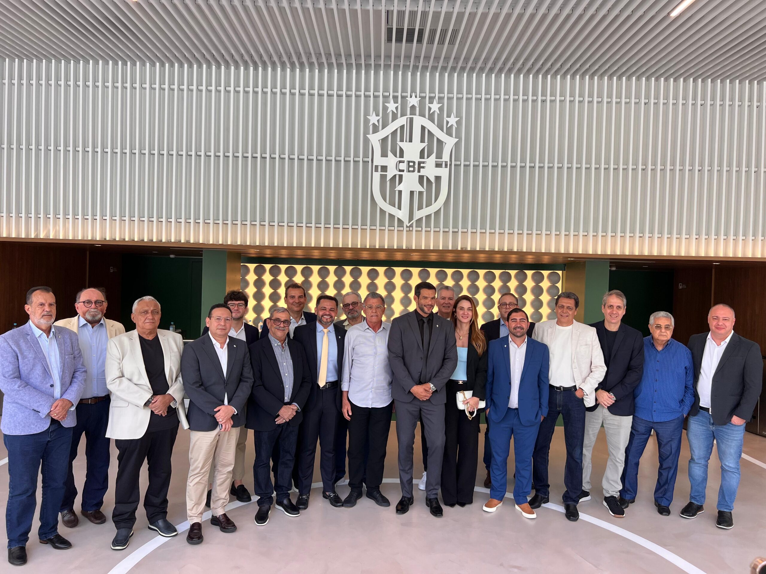 Samir Xaud e representantes de federações na sede da CBF - Divulgação