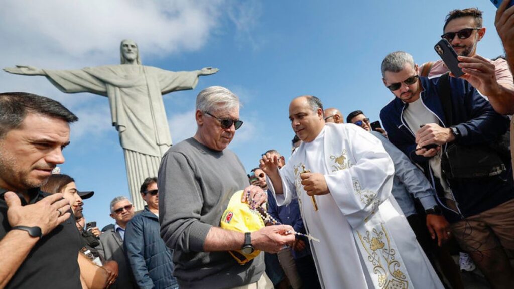 Ancelotti no Cristo Redentor: CBF aproveitou visita para fazer ação de engajamento com torcida - Rafael Ribveiro / CBF