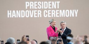 Primeira mulher e africana a presidir o COI, Kirsty Coventry terá desafio adicional em mundo dividido