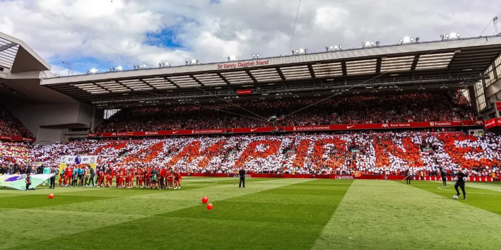 Parlamentares ingleses apresentam proposta para jogos da Premier League serem exibidos na TV aberta