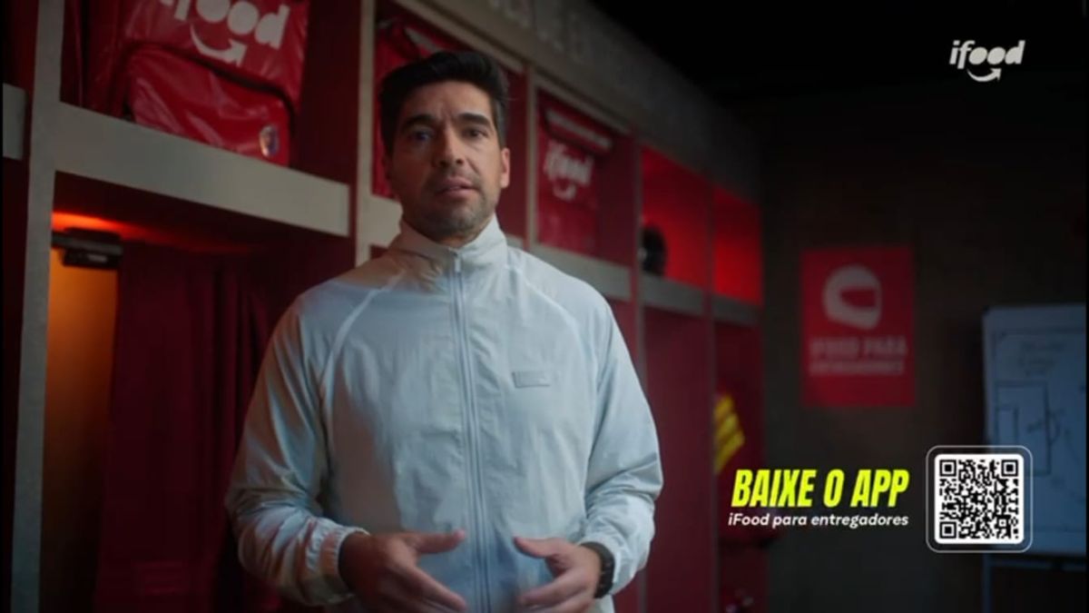 O técnico Abel Ferreira, do Palmeiras, em campanha publicitária do iFood - Reprodução