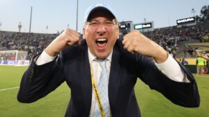 John Textor, dono da SAF do Botafogo, comemora a vitória sobre o PSG na Copa do Mundo de Clubes - Vitor Silva / Botafogo