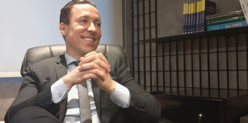 Advogado brasileiro está à frente da maior disputa judicial da história do futebol mexicano