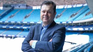 Após post polêmico no LinkedIn, Vasco demite diretor de marketing
