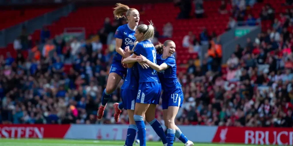 Everton segue Chelsea e Aston Villa e vende time feminino para driblar regras financeiras da Premier League