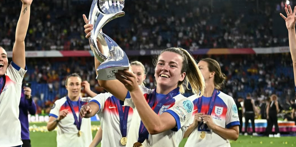 Jogadoras da Inglaterra comemoram o título da Euro Feminina 2025 - Reprodução / Instagram (@weuro)