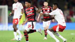 Flamengo faz concorrência entre casas de apostas e divulga novo patrocínio máster na segunda